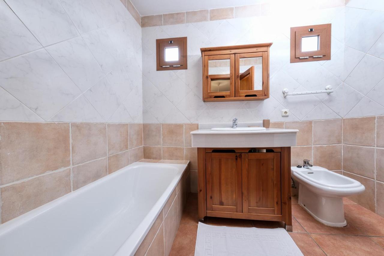 Casa Elin-Shared Pool, Fast Wifi Villa Costa Teguise Exterior photo